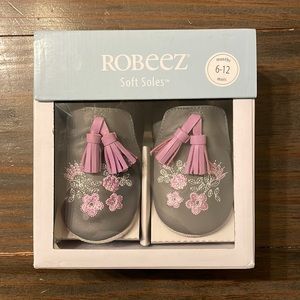Robeez soft soles girl shoes 6-12 months